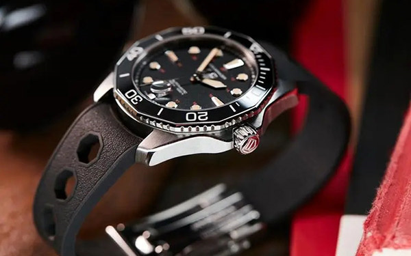 泰格豪雅腕表表蒙子壞了解決辦法詳解(維修與保養小技巧) 泰格豪雅腕表表蒙子壞了解決辦法詳解(維修與保養小技巧)