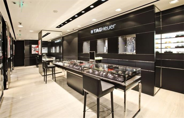 泰格豪雅手表表盤有劃痕怎么辦（修復技巧與保養建議）